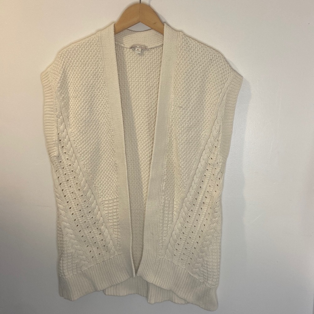 Gap Maternity cream sweater vest cardigan